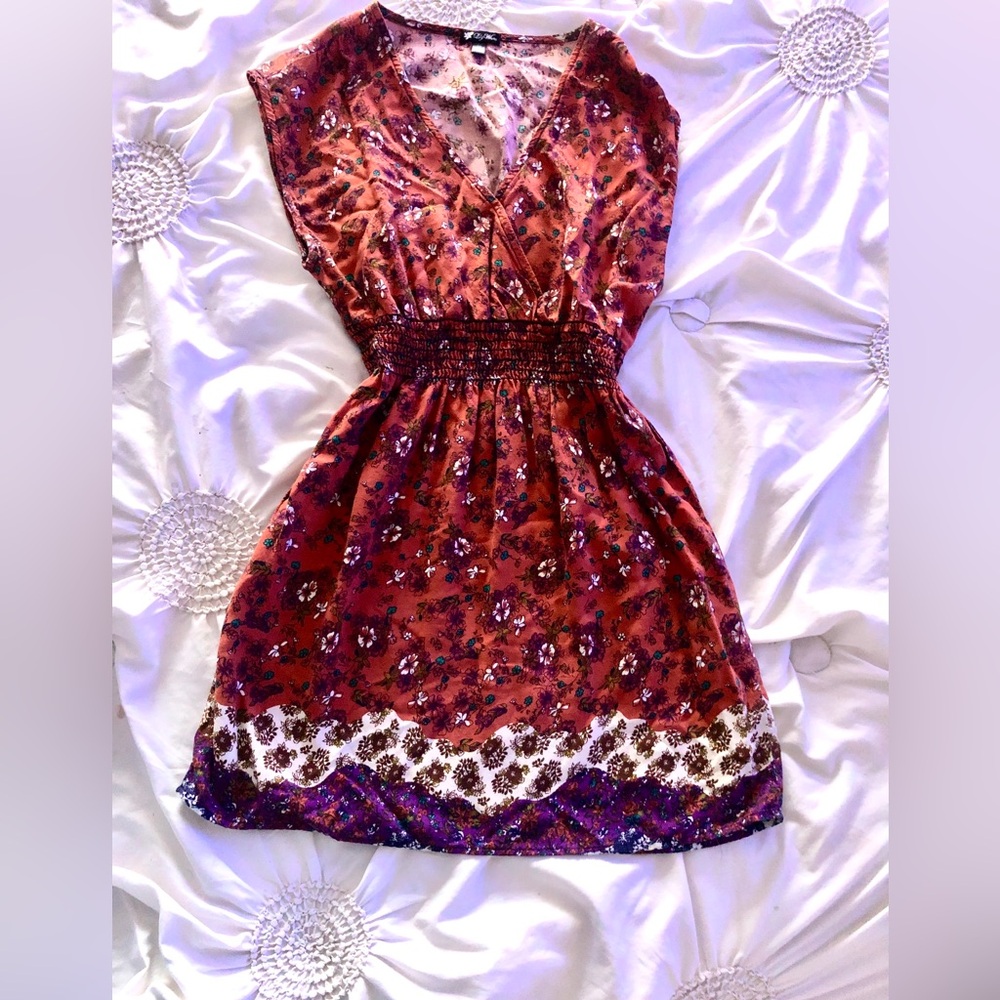 Floral Smocked Waist V-Neck mini summer Dress in Rust